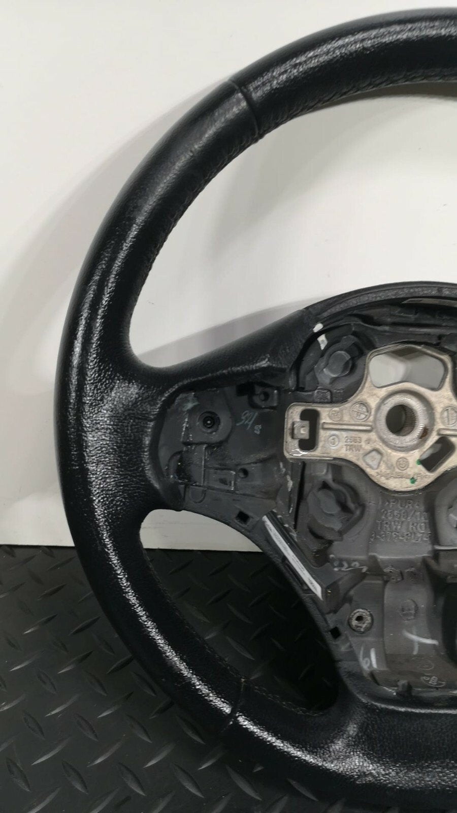 BMW 1 SERIES F20 LCI MULTI FUNCTION STEERING WHEEL LEATHER 62558150