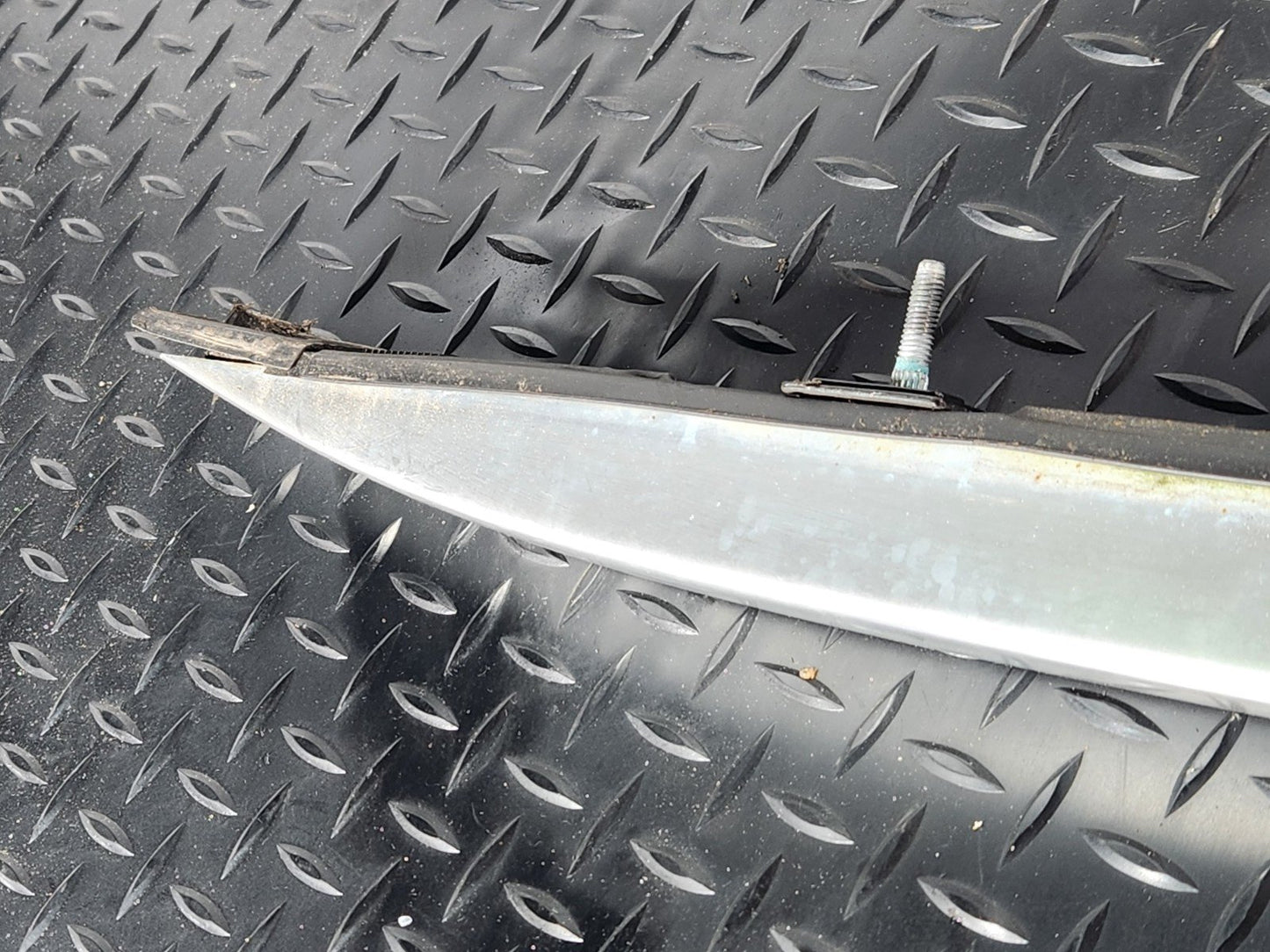 16-22 MERCEDES BENZ X253 GENUINE RIGHT O/S ROOF RAIL RACK A2538900493