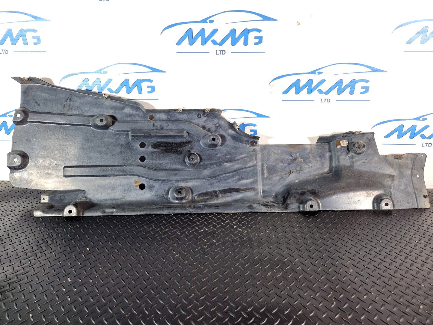 16-19 MERCEDES BENZ GLE W166 GENUINE SUBSTRUCTURE RIGHT O/S COVER A1666800108