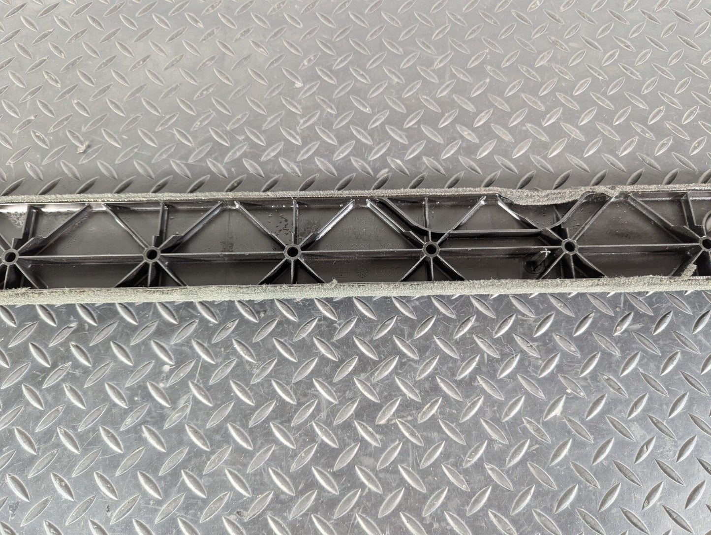 10-15 AUDI Q7 4L GENUINE LEFT REAR TRUNK COVER TRIM PANEL 4L0861487
