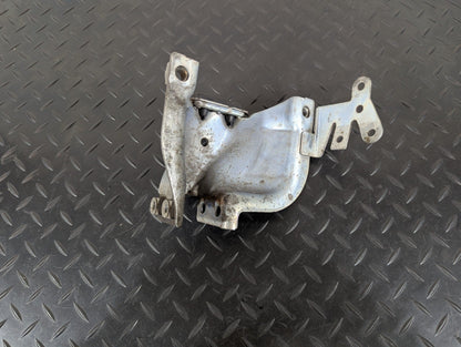 10-17 AUDI A8 4H OEM OS RIGHT ENGINE MOUNT BRACKET RETAINING PLATE 4H0399060