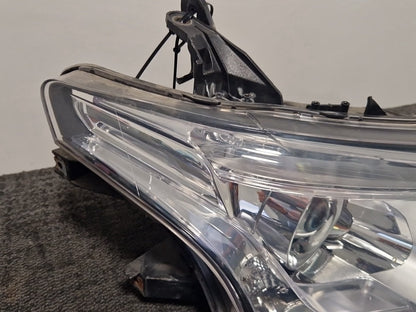 Mitsubishi Outlander PHEV MK3 (RE1) (GG2W) SUV Front Right Headlight 8301C2-06