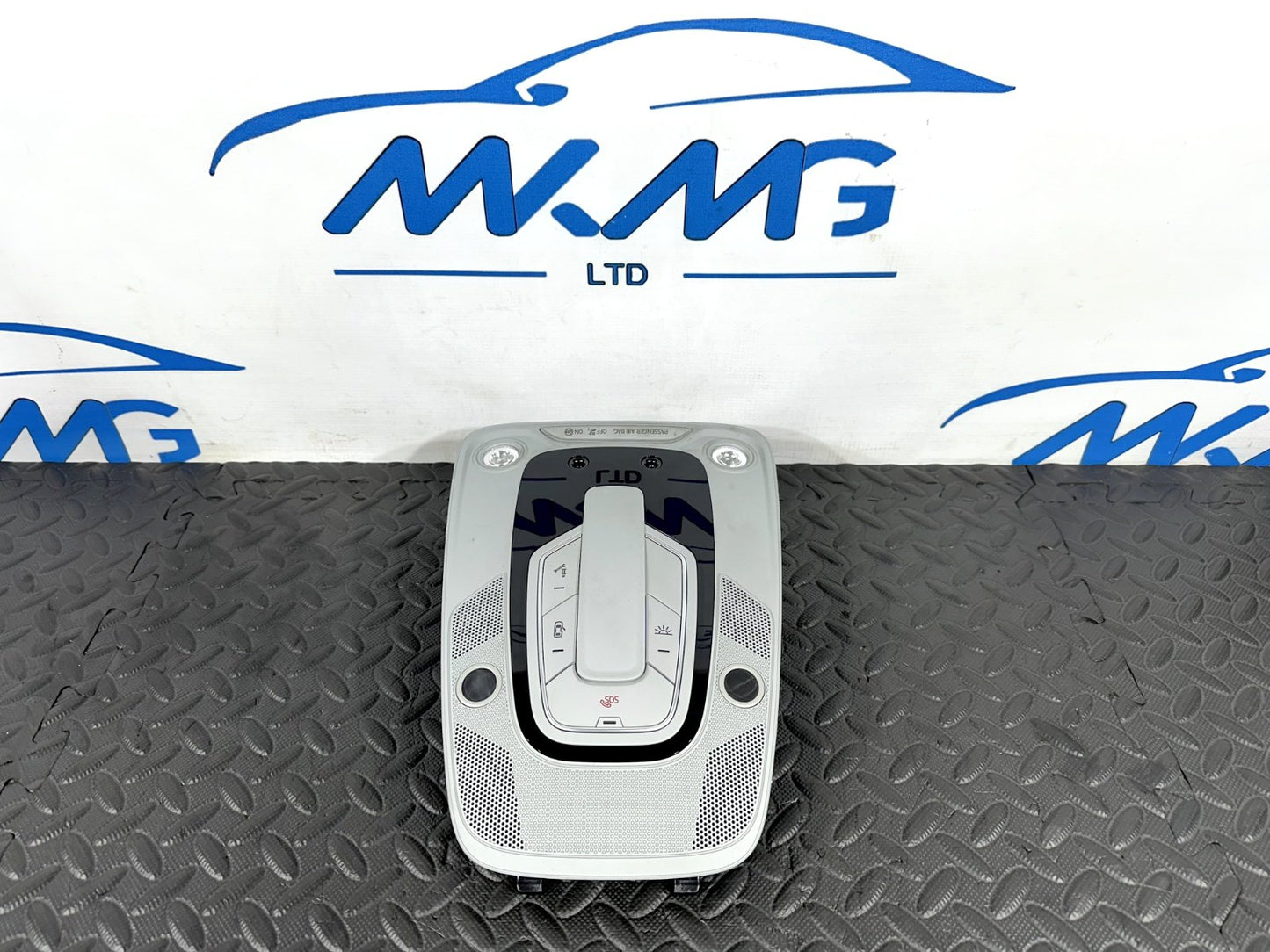 16-19 AUDI A4 B9 AVANT GENUINE LIGHT INTERIOR COURTESY ROOF 8W0947135