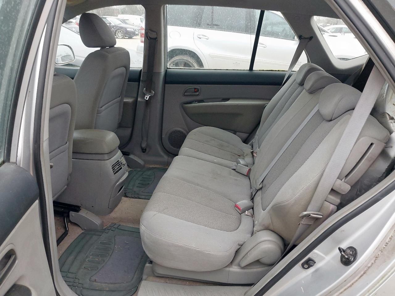 2006 Kia Carens MK2 (UN)