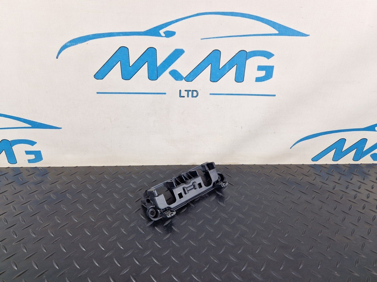 14-19 MERCEDES BENZ GLA X156 OEM DISPLAY SCREEN HOLDER BRACKET A1766806900