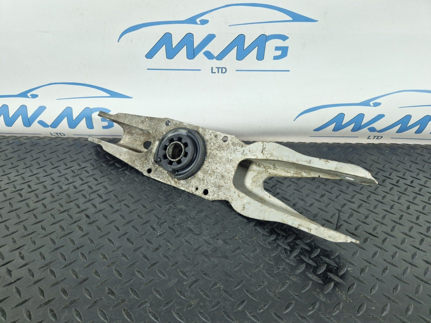 13-19 MERCEDES BENZ CLA C117 REAR LOWER CONTROL ARM SPRING LINK A2463520202