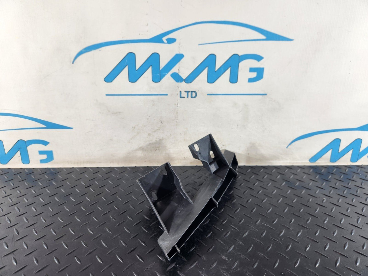 10-15 AUDI Q7 4L GENUINE FRONT RIGHT DRIVER SIDE  BUMPER BRACKET 4L0807334A