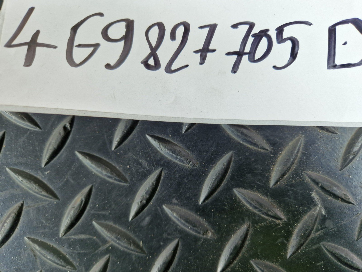 12-18 AUDI A6 C7 GENUINE TAILGATE RUBBER SEAL GENUINE PART 4G9827705D