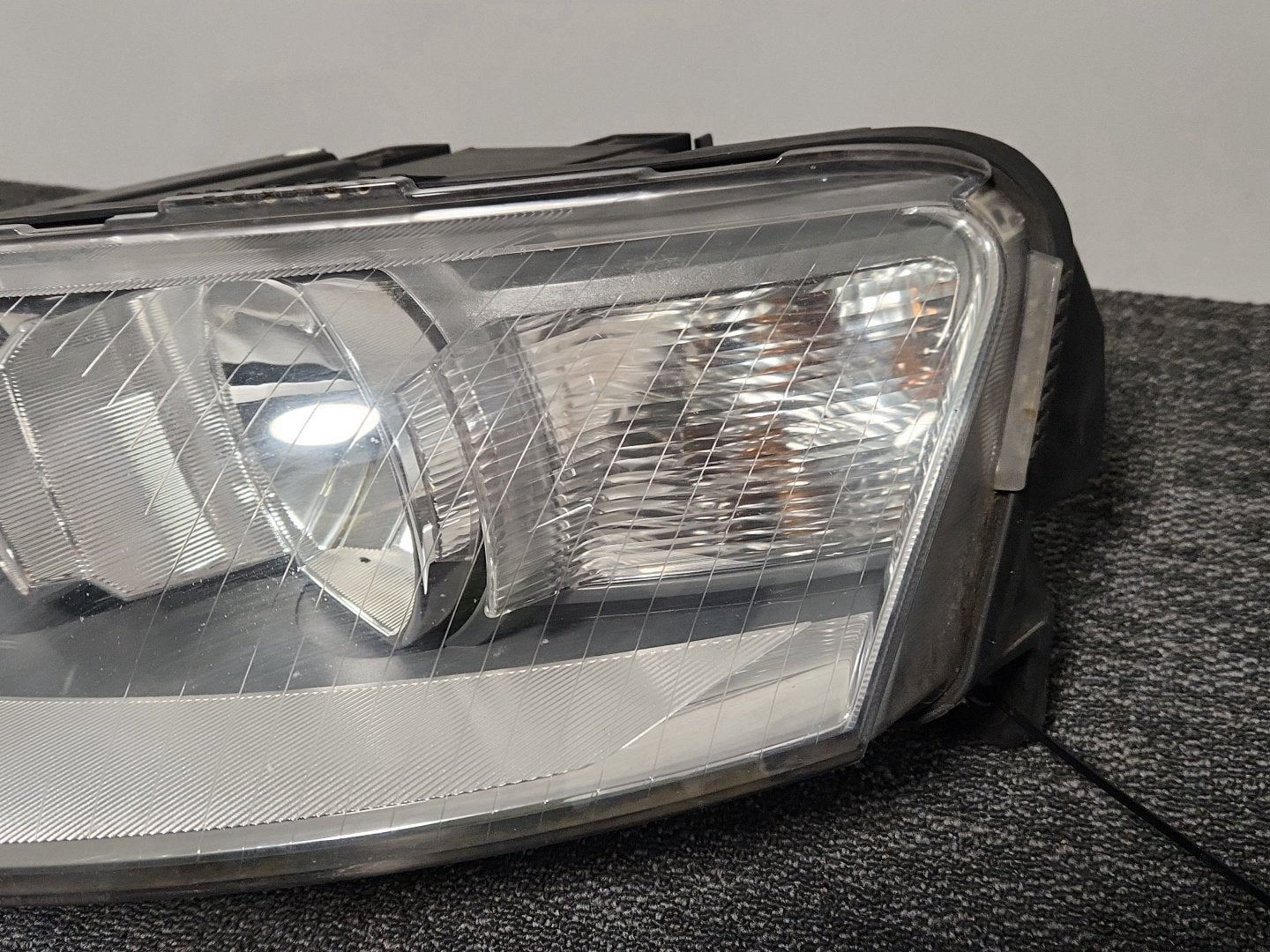 Audi A6 Quattro MK3 (4F) (C6) Estate Front Left N/S Passenger Headlight