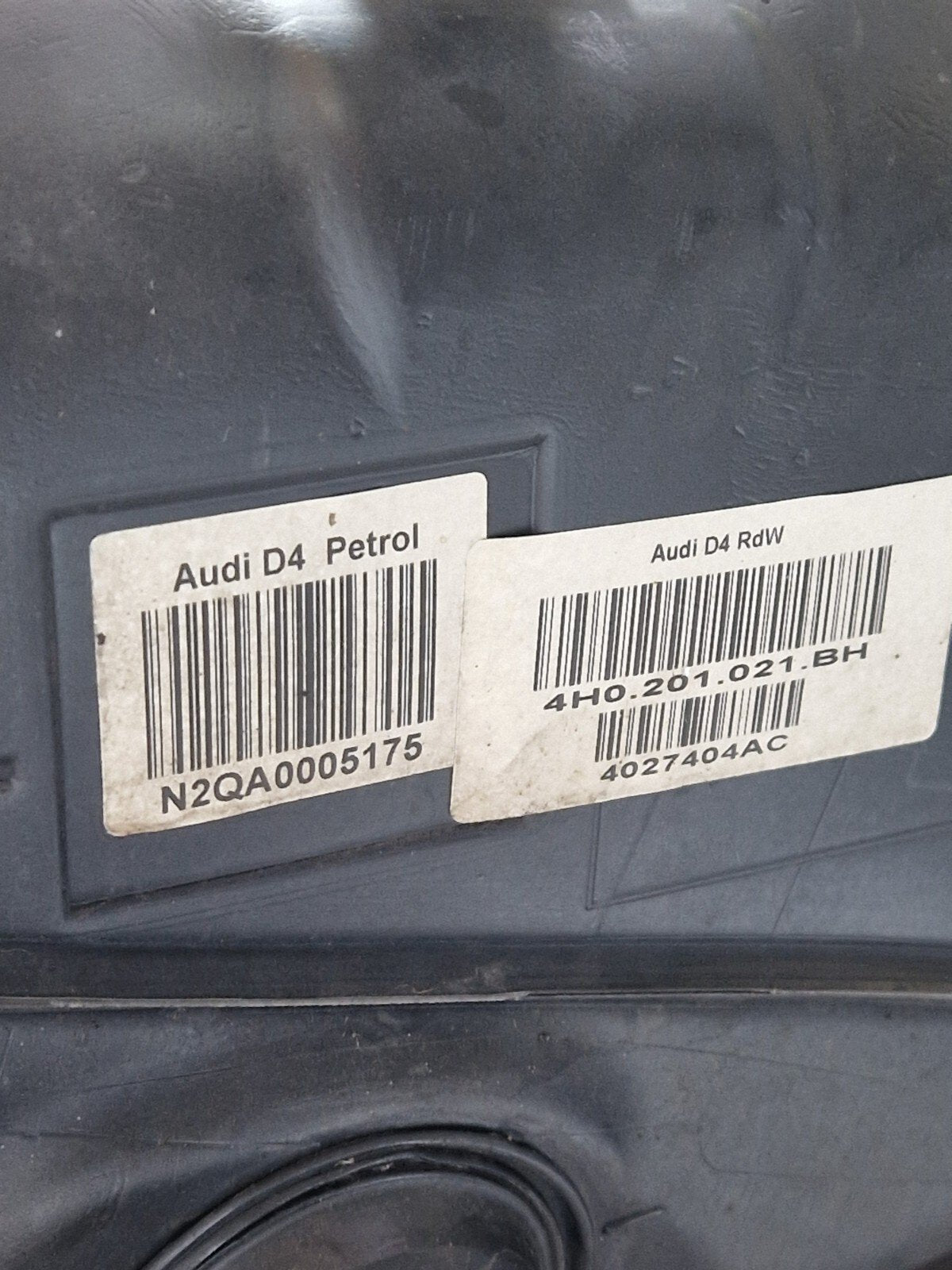10-17 AUDI A8 4H PETROL FUEL TANK & PUMP 4H0201021BH