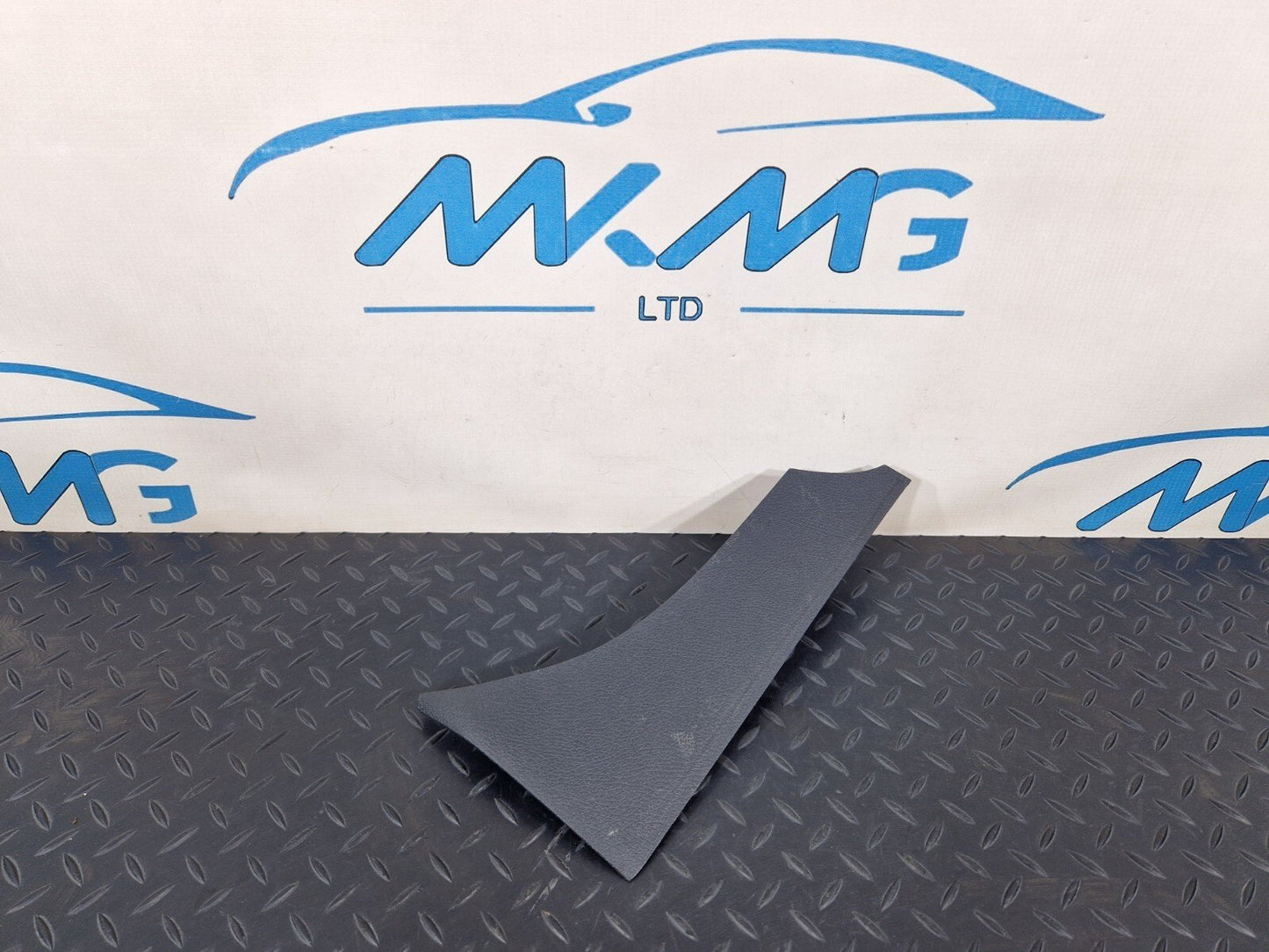 18-ON MERCEDES BENZ SPRINTER W907 W910 OEM RIGHT O/S LOWER TRIM A9106803200