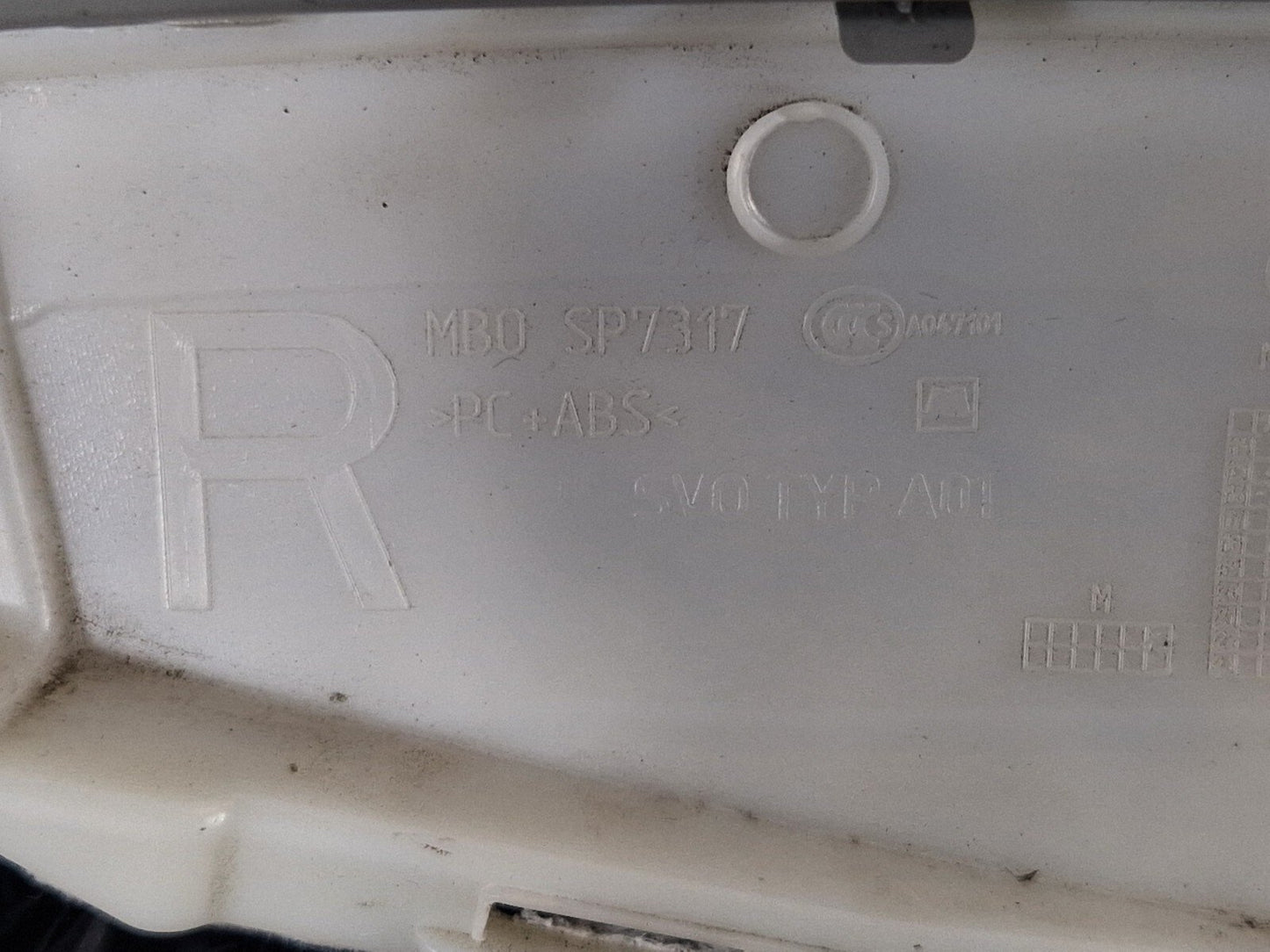 16-19 AUDI A4 B9 AVANT GENUINE REAR RIGHT SIDE D-PILLAR TRIM COVER 8W9867246