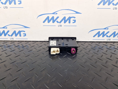 19-ON MERCEDES B CLASS W247 CENTRE CONSOLE USB CONNECTION PORT A2478203902