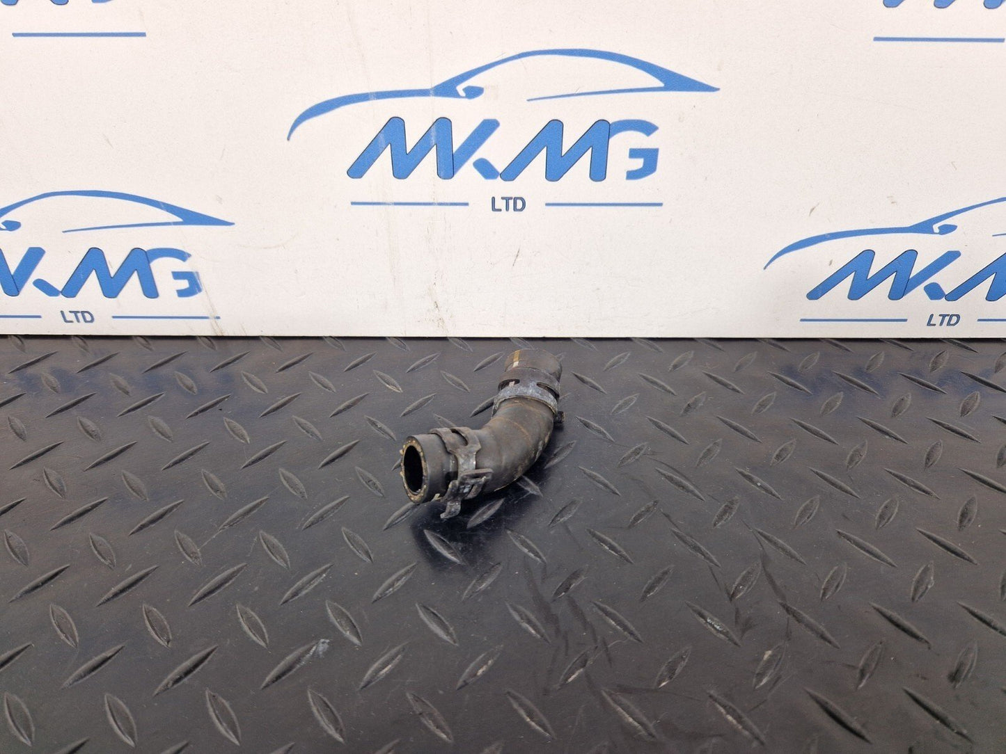 16-19 AUDI A4 AVANT B9 S-LINE OEM ENGINE COOLANT HOSE 8W0121475A