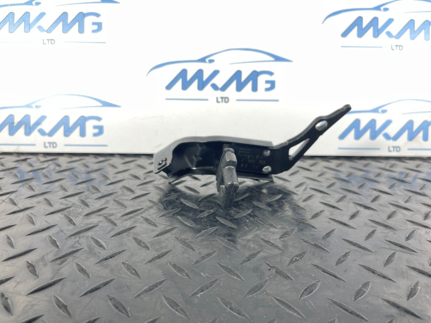 16-19 AUDI A4 B9 GENUINE Parcel shelf load cover mount bracket 8W9863583