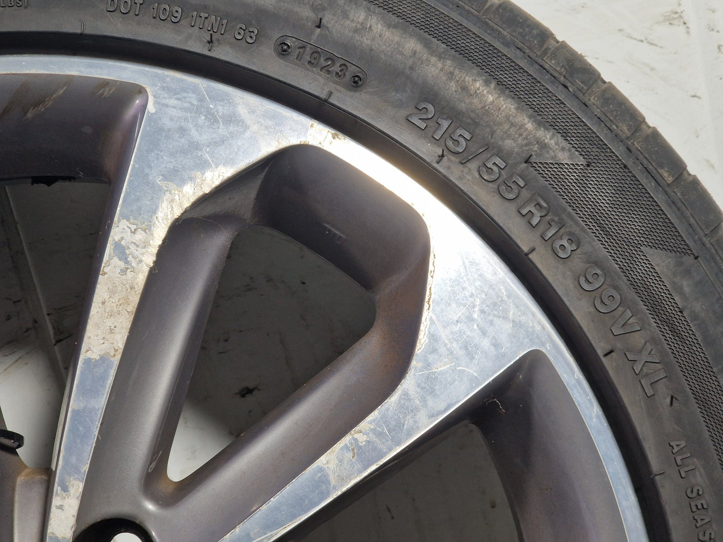 2012 Nissan Qashqai+2 MK1 FL (J10) - Alloy Wheel with Tyre