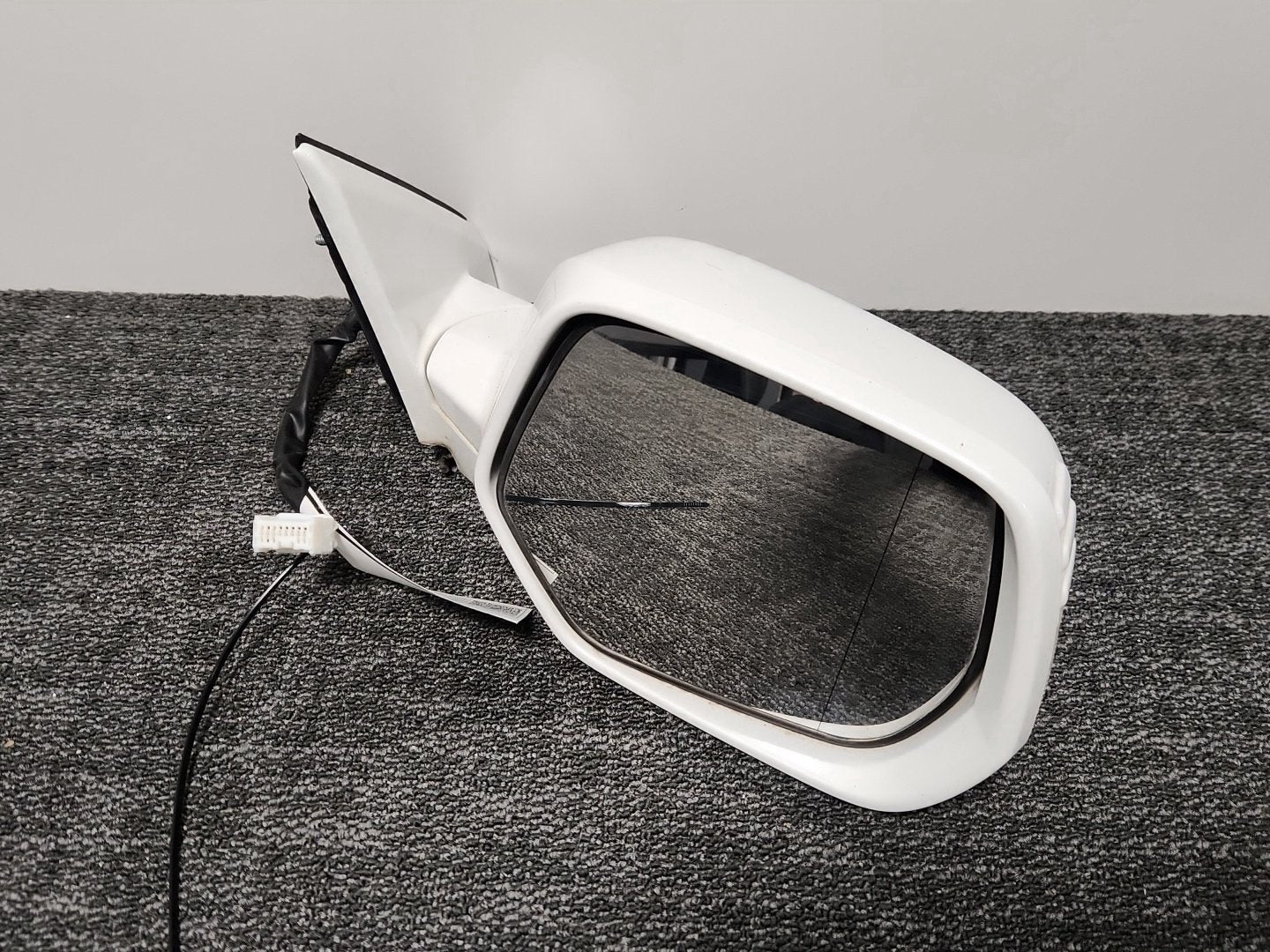 Honda CR-V MK3 FL (RE58) SUV Front Right O/S Driver Door Wing Mirror in White