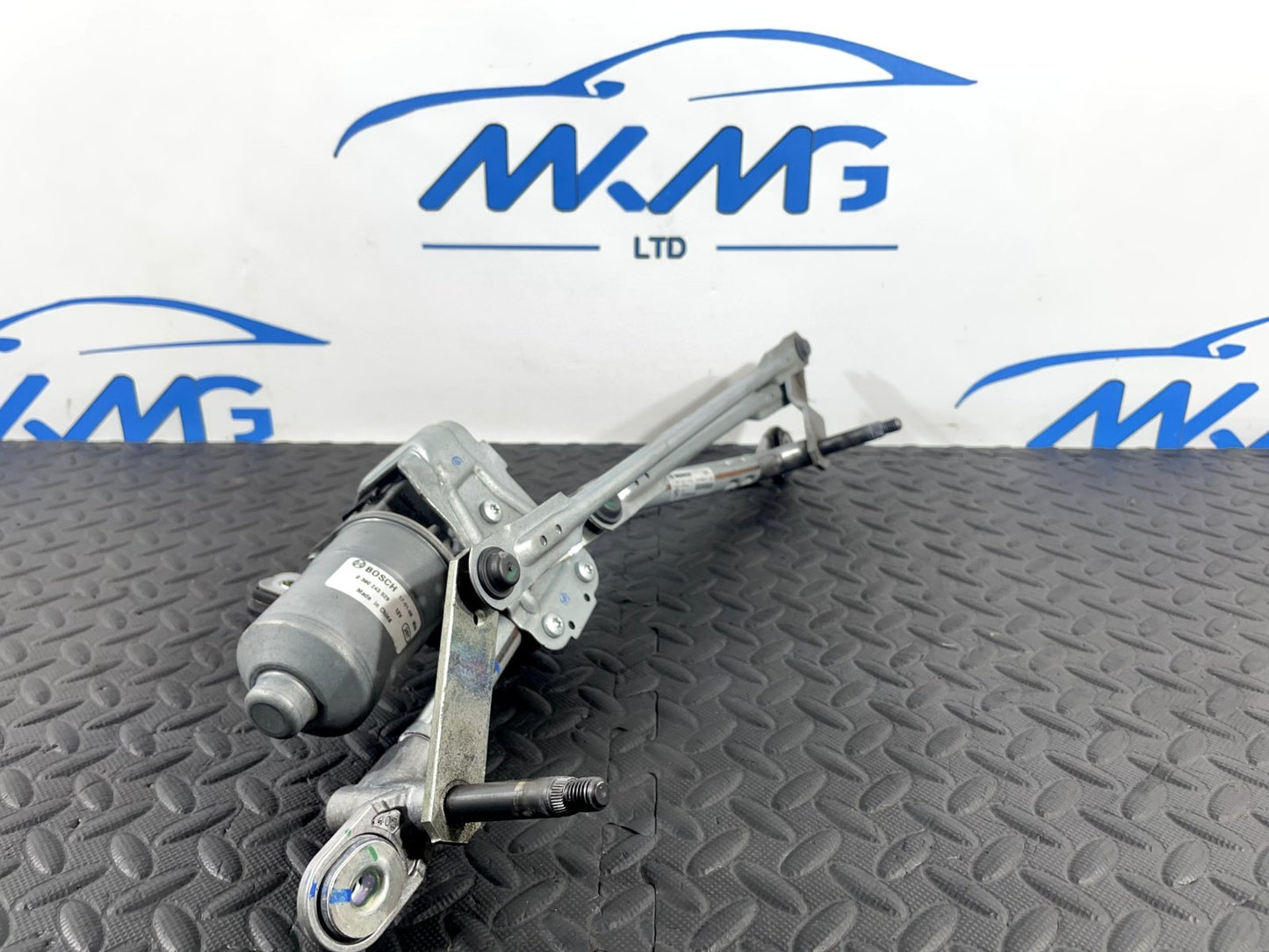 16-22 BMW X1 F48 GENUINE WINDSCREEN WIPER MOTOR & LINKAGE 7350658 0390243529