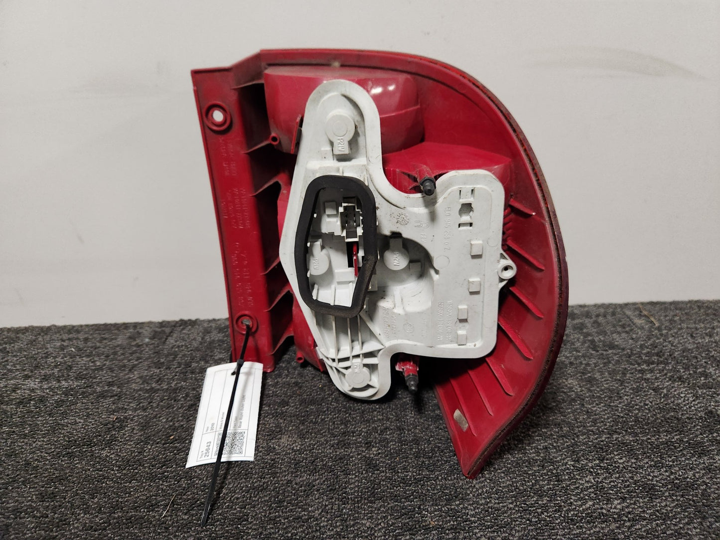2010 Skoda Yeti MK1- 5L Genuine Rear Right O/S Driver Tail Light 5L0945096
