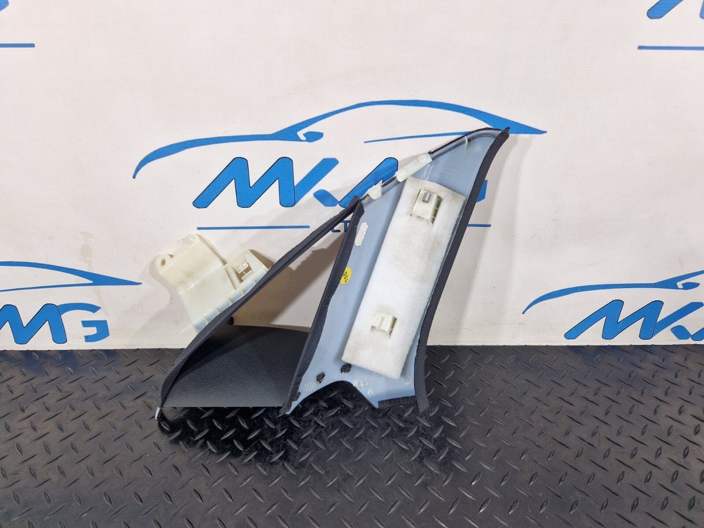 16-19 AUDI A4 B9 REAR RIGHT DRIVER SIDE COMPLETE C-PILLAR TRIM 8W5867288