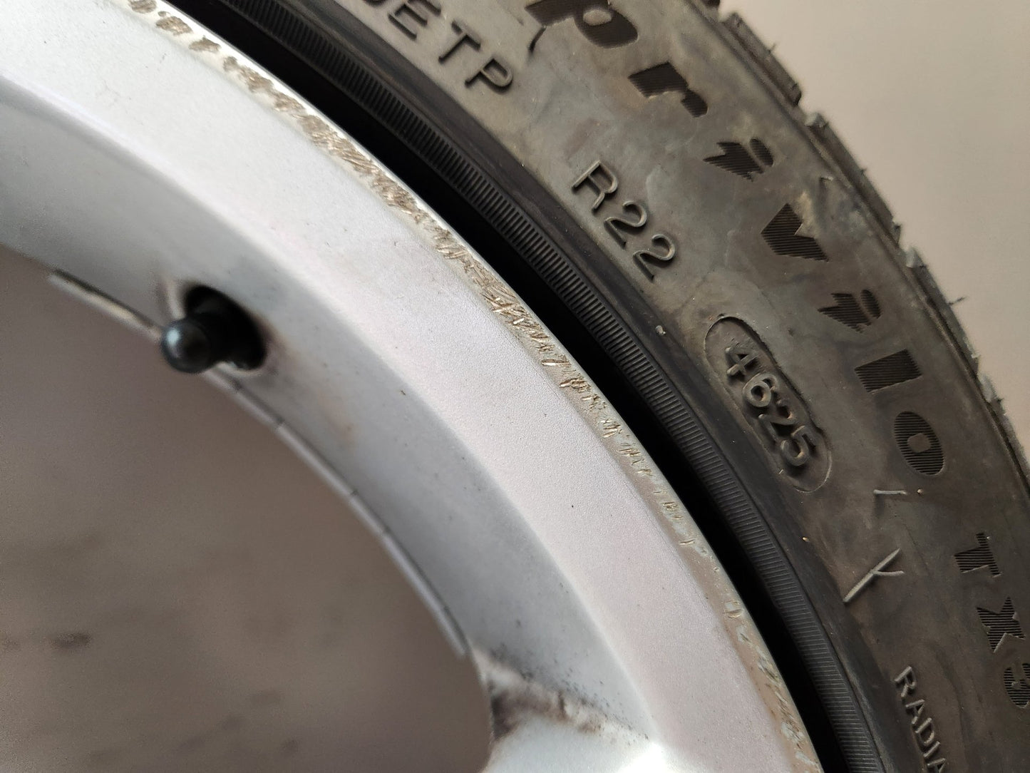 Volvo V50 MK2 FL (MW) 18" Alloy Wheel with Tyre 215/45/18 ~6mm