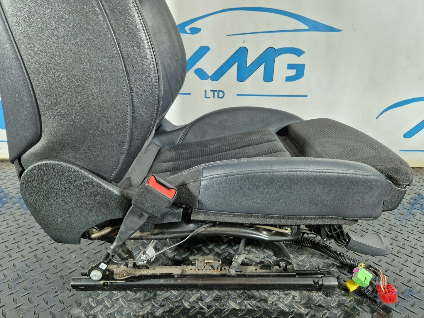 16-19 AUDI A4 B9 S-LINE FRONT PASSENGER HEATED HALF LEATHER SEAT