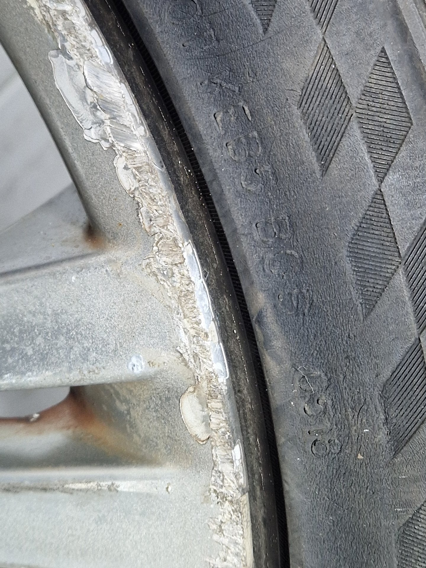 BMW 3 Series E90 17" Alloy Wheel with Tyre 215/45/17 ~4mm 8036936