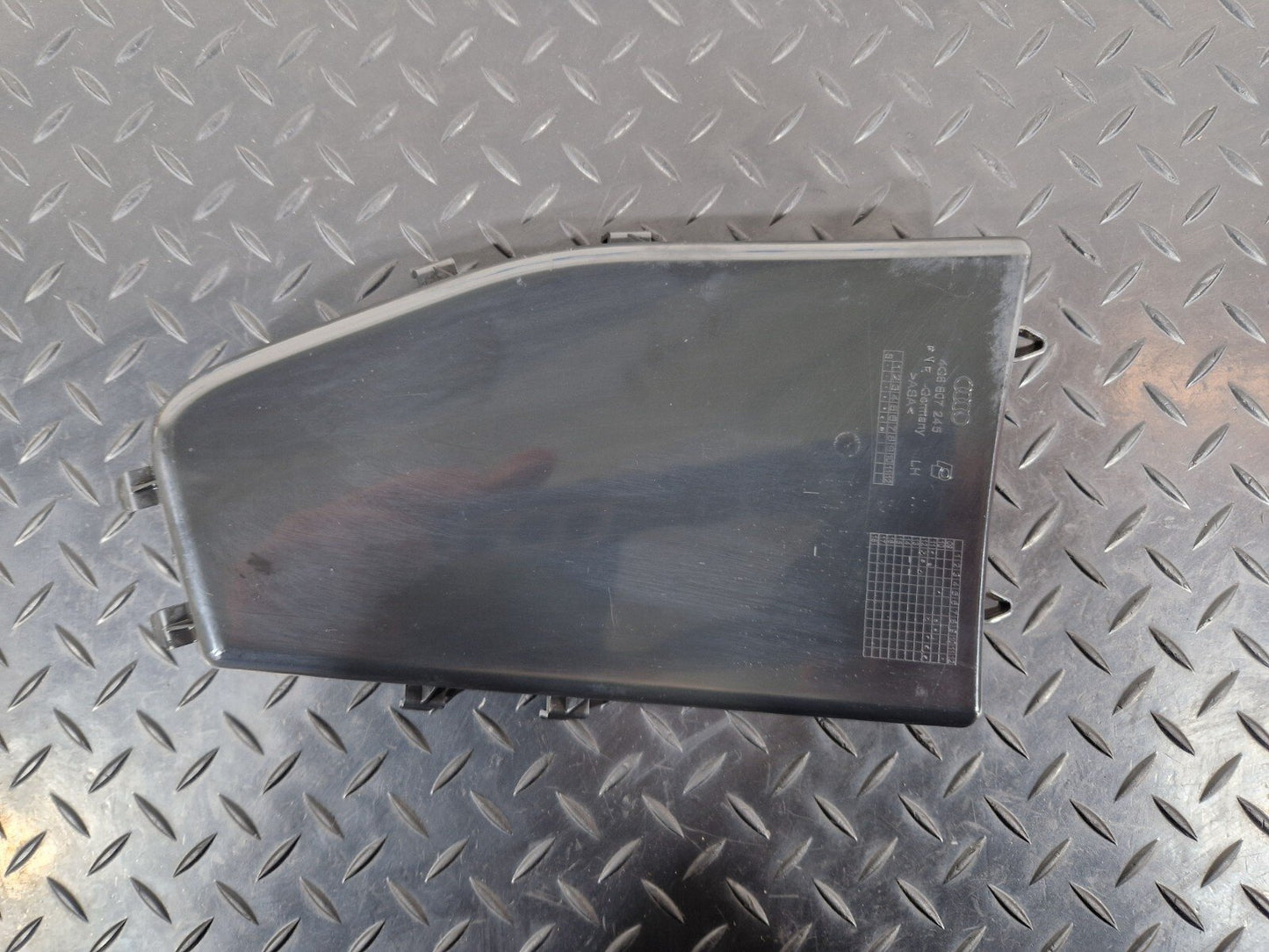 10-18 AUDI A7 4G S-LINE GENUINE FRONT LEFT BUMPER COVER 4G8807245