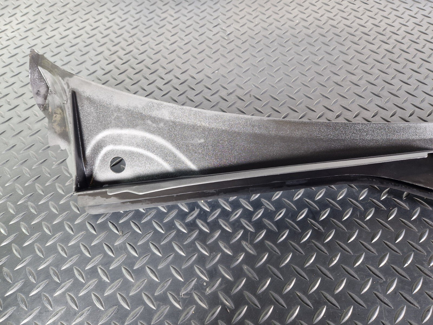 10-18 AUDI A7 4G S-LINE FRONT WINDSCREEN SCUTTLE PANEL WIPER COVER 4G8819403