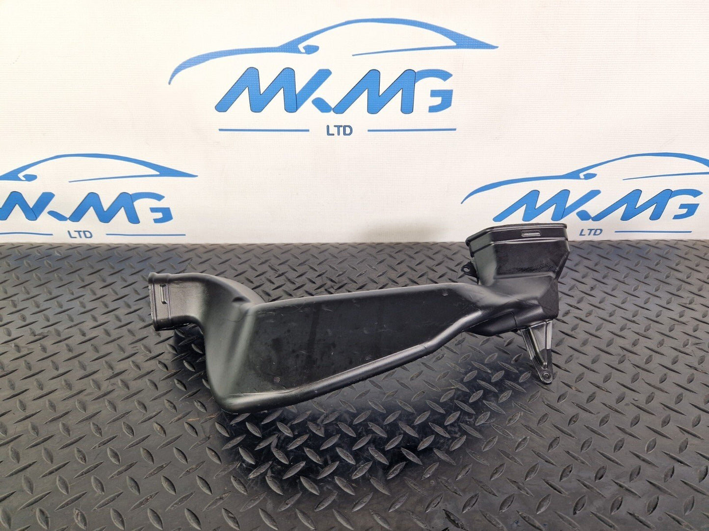 12-17 AUDI Q5 S-LINE GENUINE OEM FRONT LEFT SIDE VENT AIR GUIDE 8W2819655