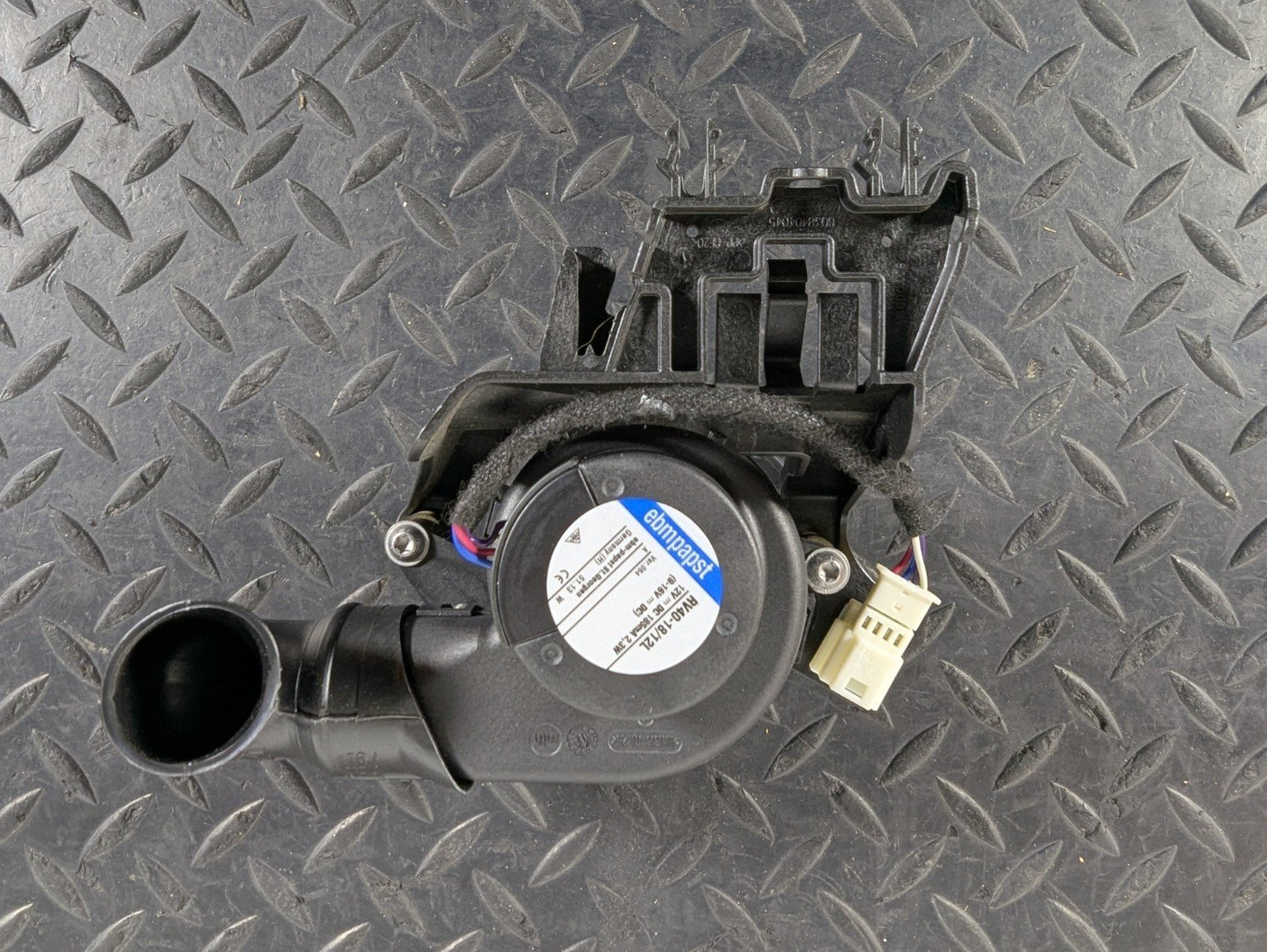 13-19 MERCEDES BENZ CLA C117  DASHBOARD HEATER BLOWER FAN MOTOR A2469064700