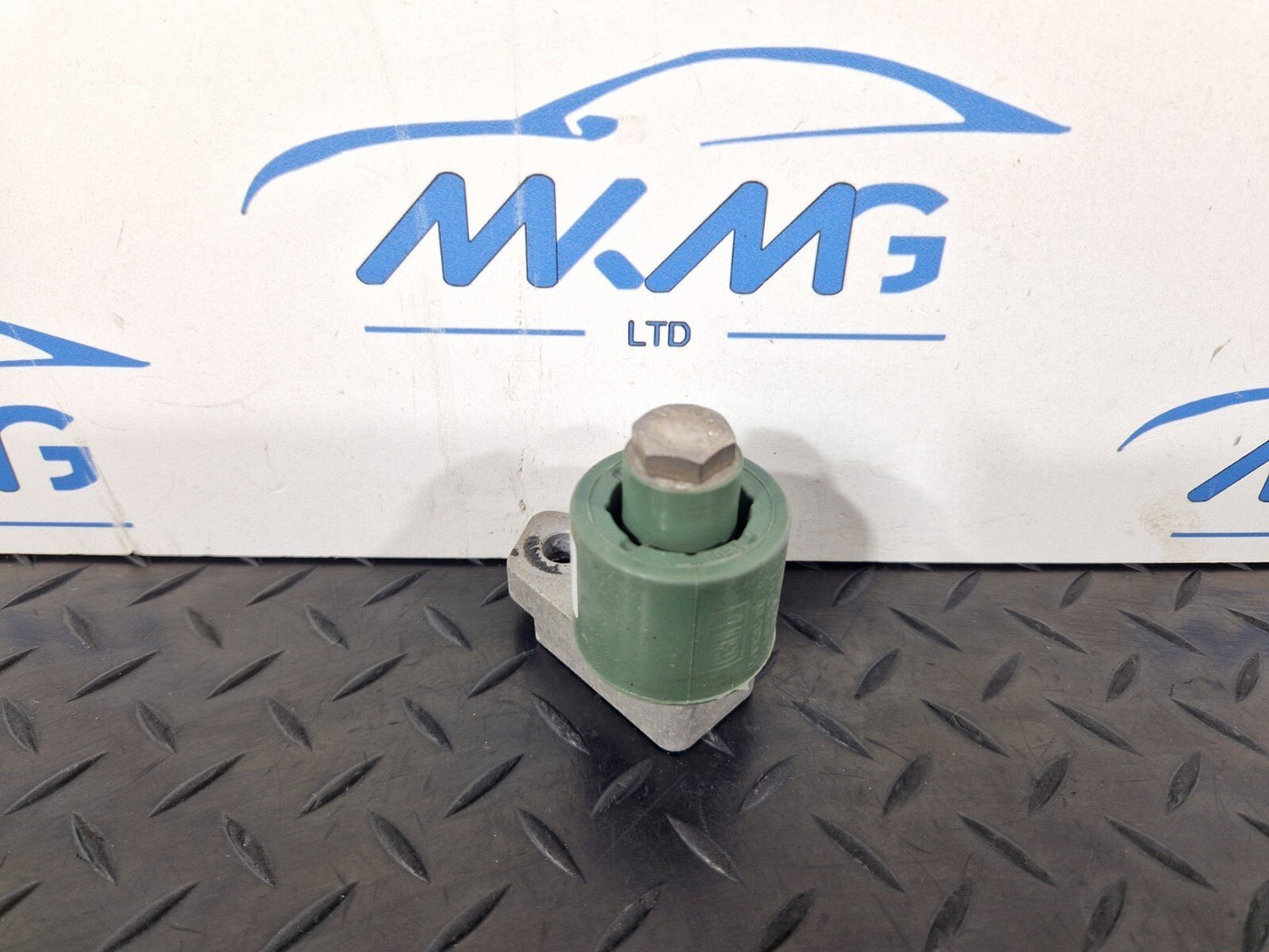 14-21 MERCEDES BENZ C220d W205 GENUINE OEM ENGINE VIBRATION ABSORBER A2052410000
