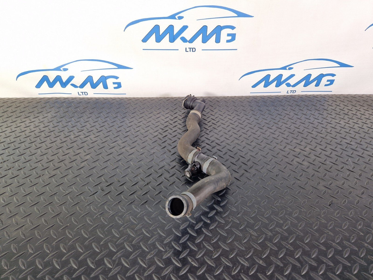 16-19 AUDI A4 B9 S-LINE OEM WATER COOLANT PIPE 8W0121140 8W0122293H