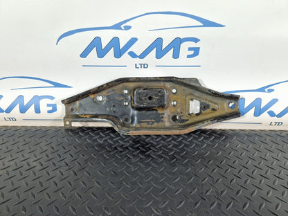 18-ON MERCEDES SPRINTER W907 FRONT BRACKET LEFT LOWER MOUNT PLATE A9076220700