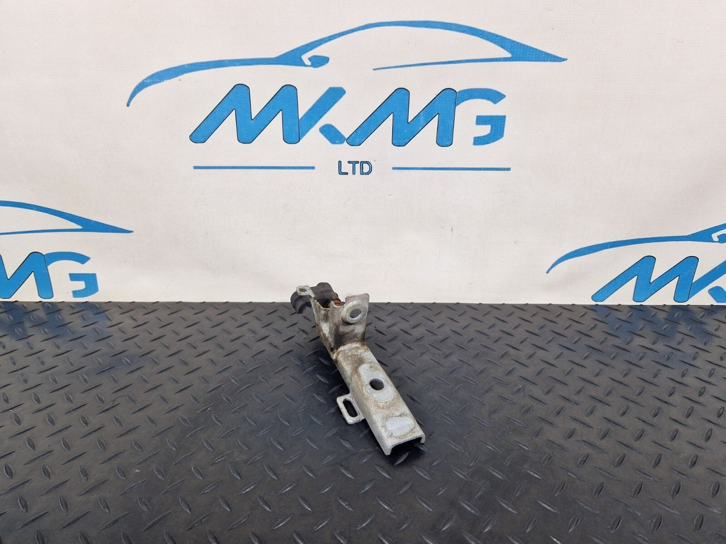 14-21 MERCEDES C220d W205 EXHAUST PIPE MOUNT HOOK BRACKET HOLDER A2054902440