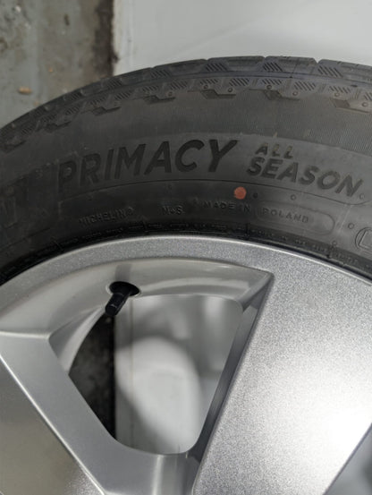 Land Rover Defender L663 OEM 20" Alloy Wheel with Tyre 7mm 255/60/20 L8B21007GB