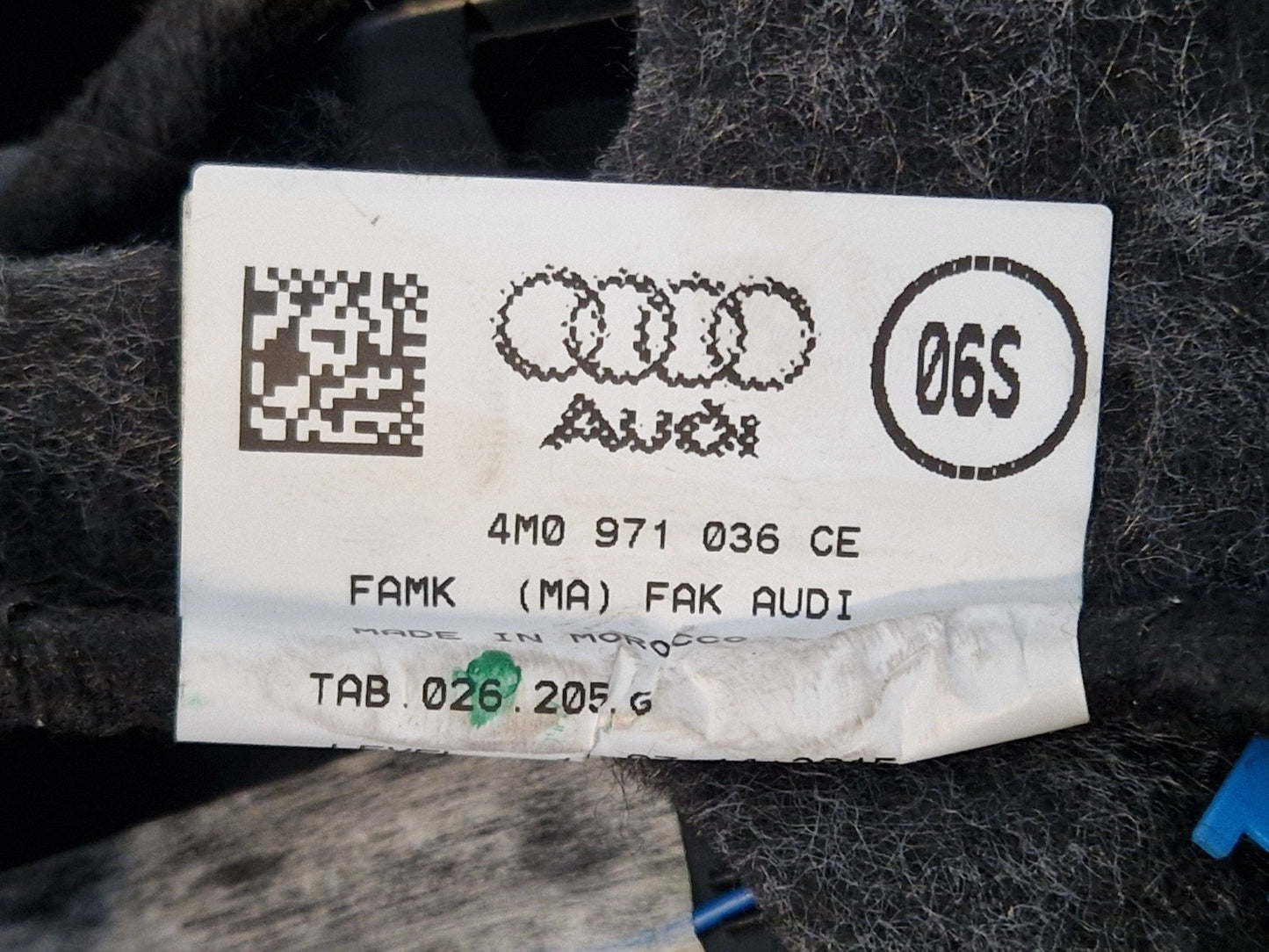 16-20 AUDI Q7 4M OEM FRONT LEFT ALCANTARA DOOR CARD PANEL COVER 4M2867105