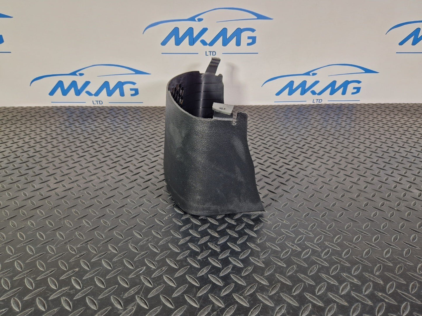 18-ON MERCEDES BENZ SPRINTER W907 W910 OEM FOOTWELL PANEL TRIM COVER A9106880500