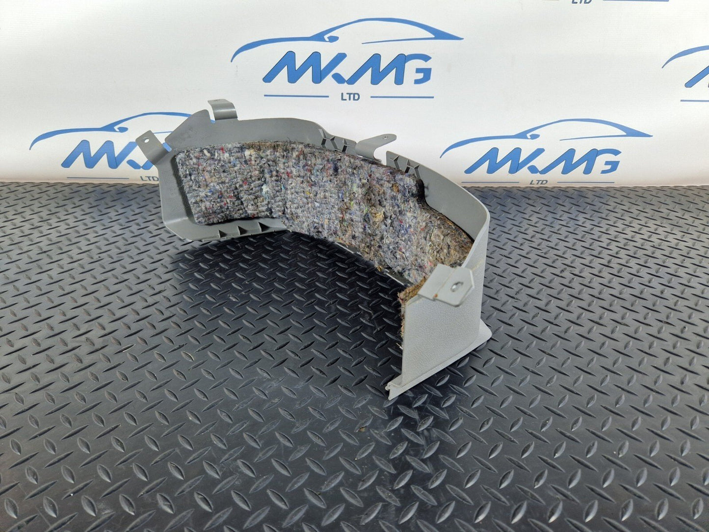 06-17 MERCEDES BENZ SPRINTER W906 DASHBORD LOWER CENTER TRIM A9066880506