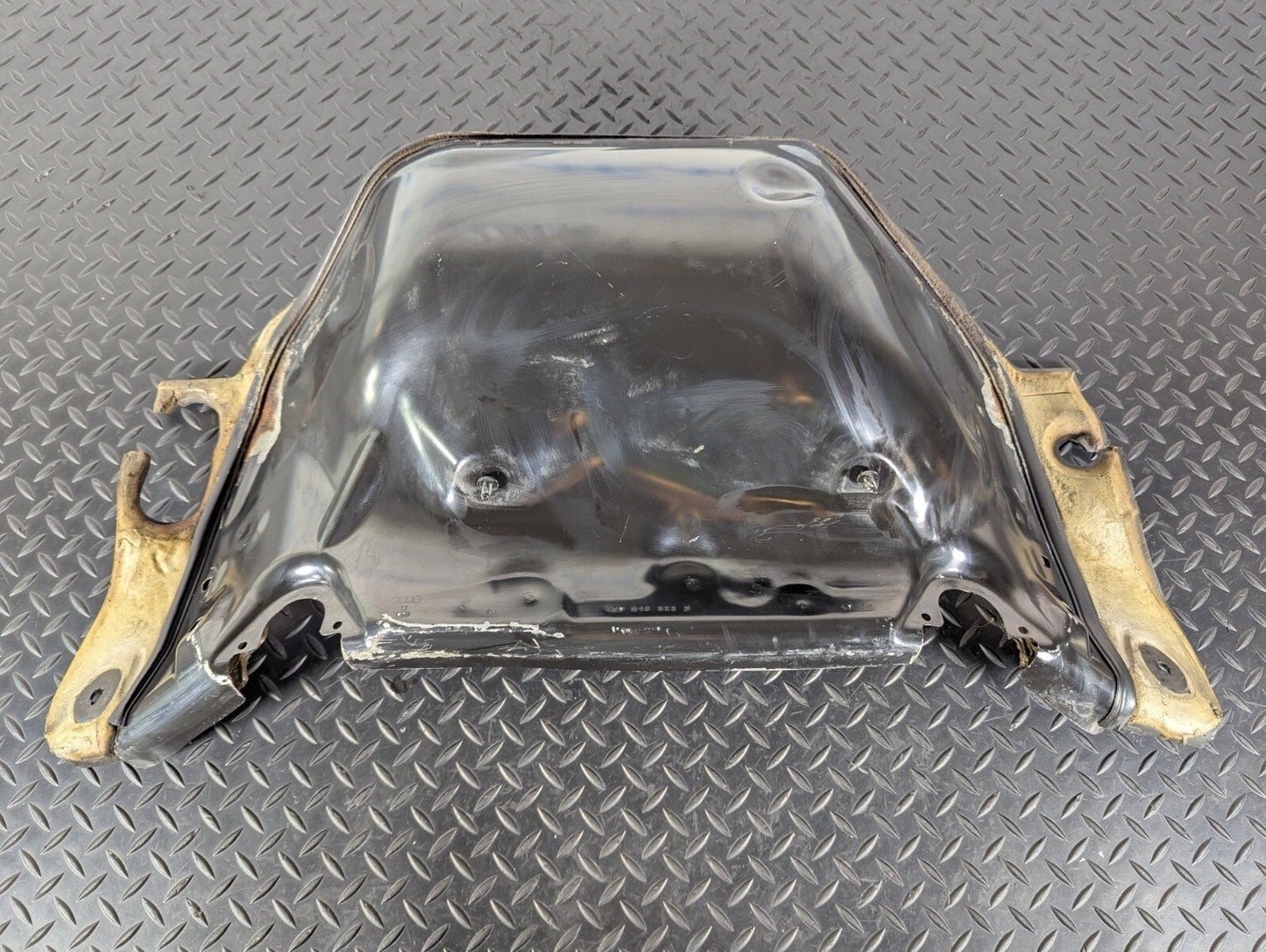 10-17 AUDI A8 4H BULK HEAD WATER DEFLECTOR 4H0819523F