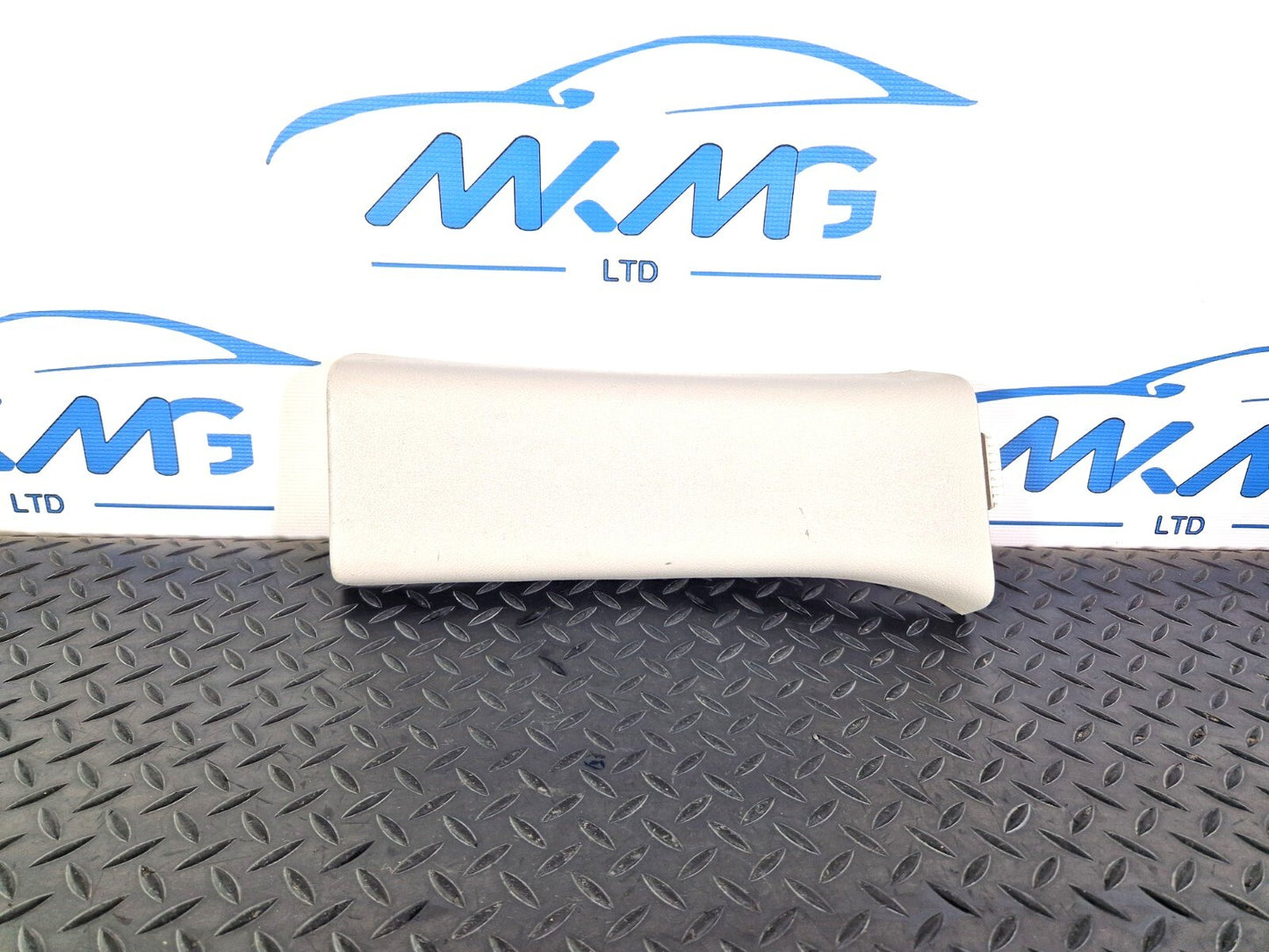 14-23 MERCEDES BENZ VITO W447 RIGHT DRIVER INTERIOR B-PILLAR TRIM A4476907025