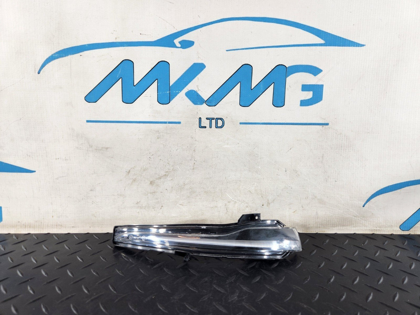 MERCEDES BENZ B CLASS W247 LEFT N/S WING MIRROR TURN SIGNAL LIGHT A0999064701