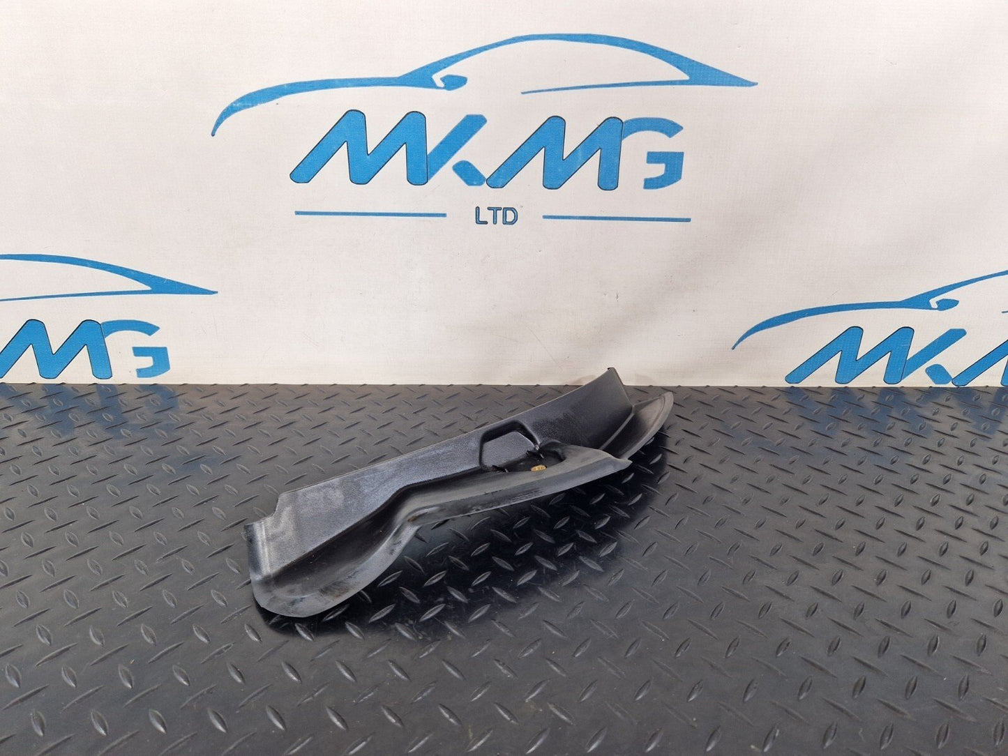 14-21 MERCEDES BENZ C300h W205 REAR RIGHT AND LEFT TAIL LIGHT A2056930533