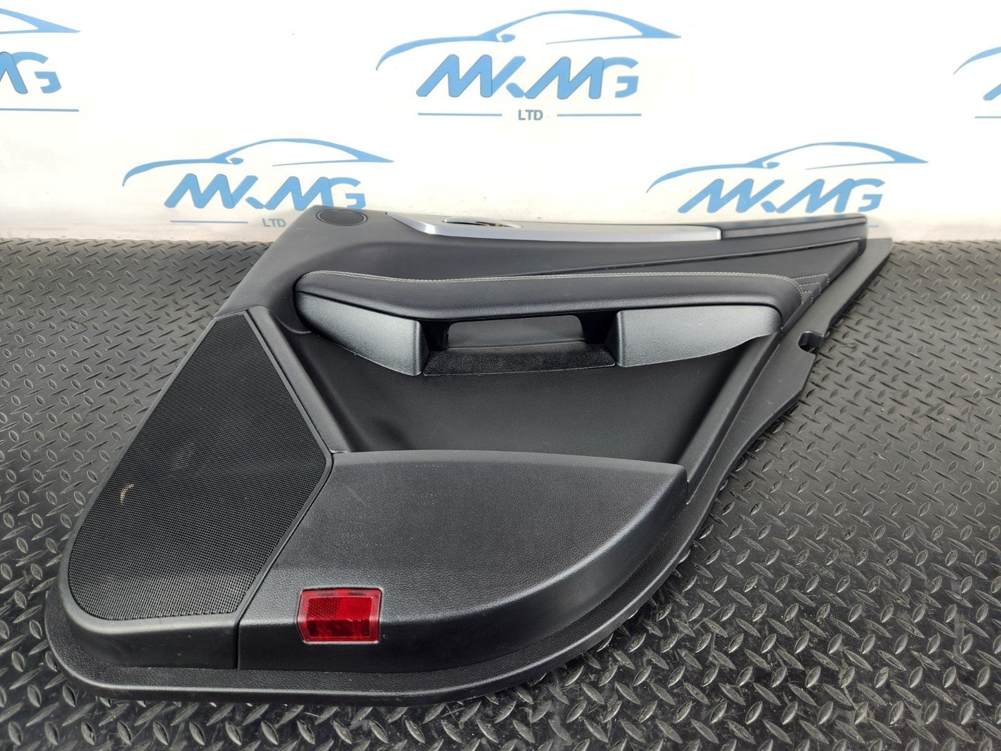 11-19 MERCEDES BENZ ML W166 GENUINE REAR RIGHT O/S/R BLACK LEATHER DOOR CARD