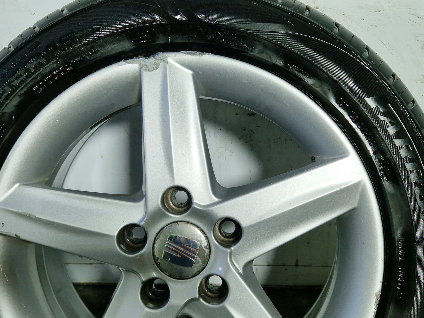 Seat Leon MK2 16" Alloy Wheel with Tyre 205/55/16 ~7mm 5P0601025K