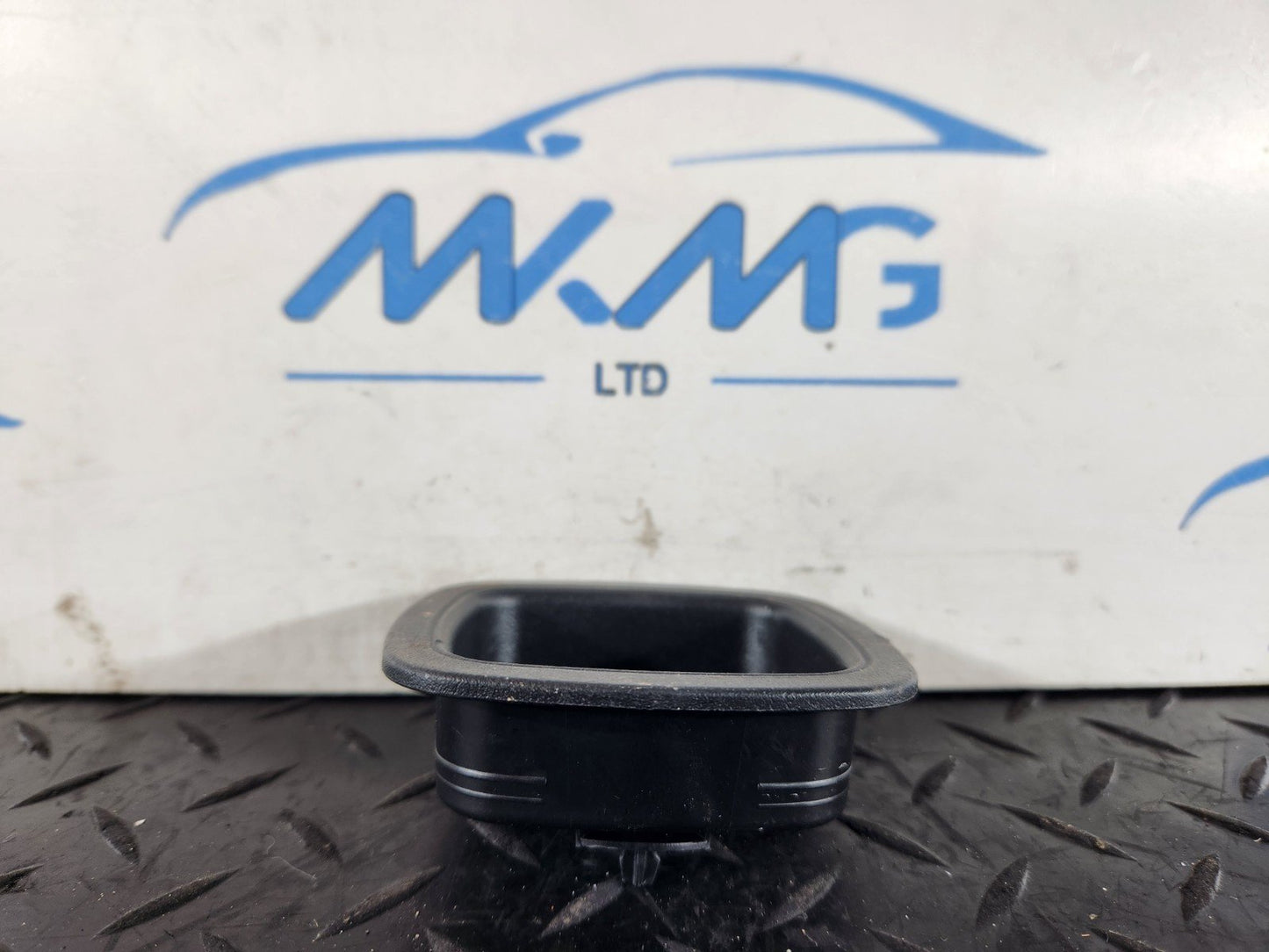 16-19 MERCEDES BENZ GLE W166 REAR BOOT PARCELSHELF SIDE MOUNT TRIM COVER