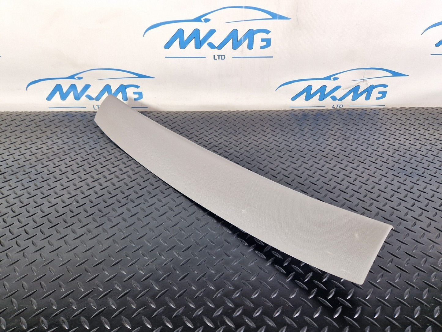 14-21 BMW 2 SERIES F45 F46 218i TAILGATE BOOT CENTRAL INNER TRIM PANEL 8065340