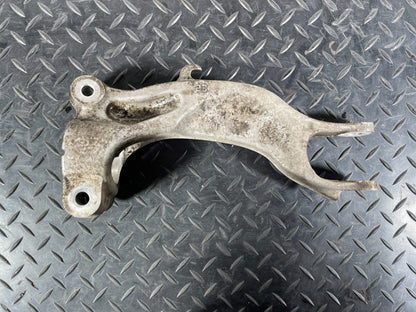 16-23 AUDI A5 F5 SPORTBACK FRONT RIGHT SIDE SUSPENSION STRUT BRACKET 8W0413038