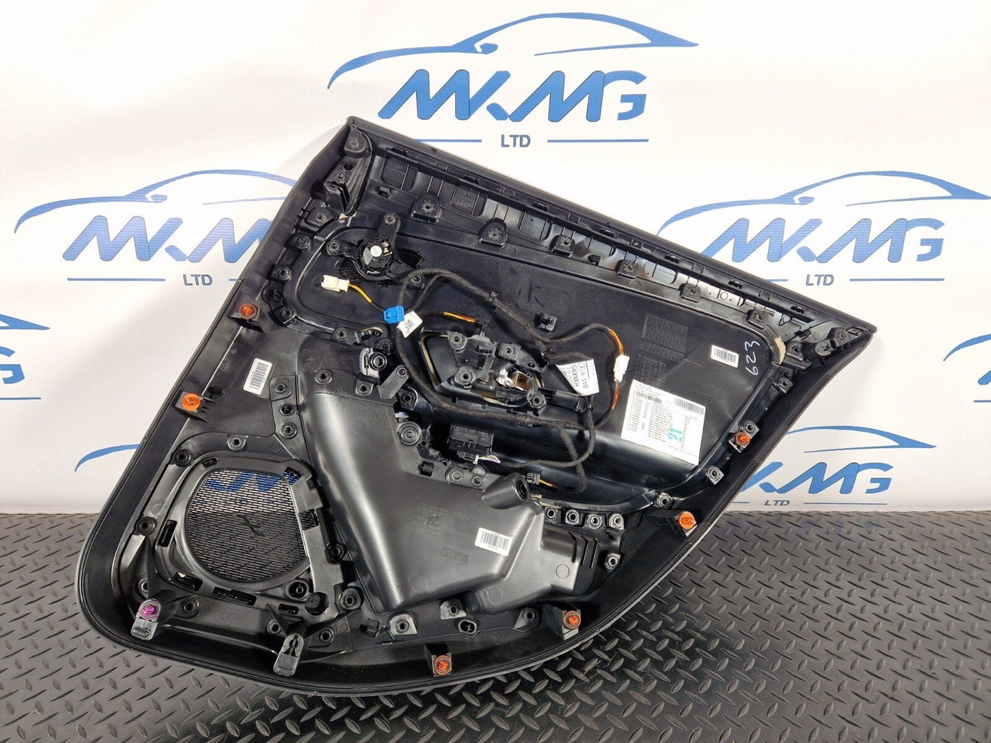 19-ON MERCEDES BENZ CLA C118 REAR LEFT N/S/R DOOR CARD PANEL BLASK LEATHER