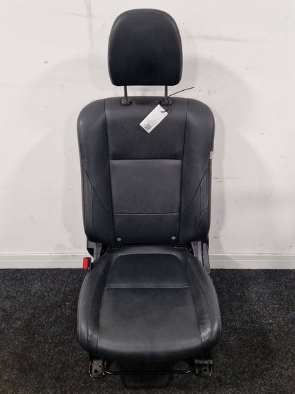 Mitsubishi Outlander PHEV MK3 (RE1) (GG2W) SUV Front Left N/S Passenger Seat